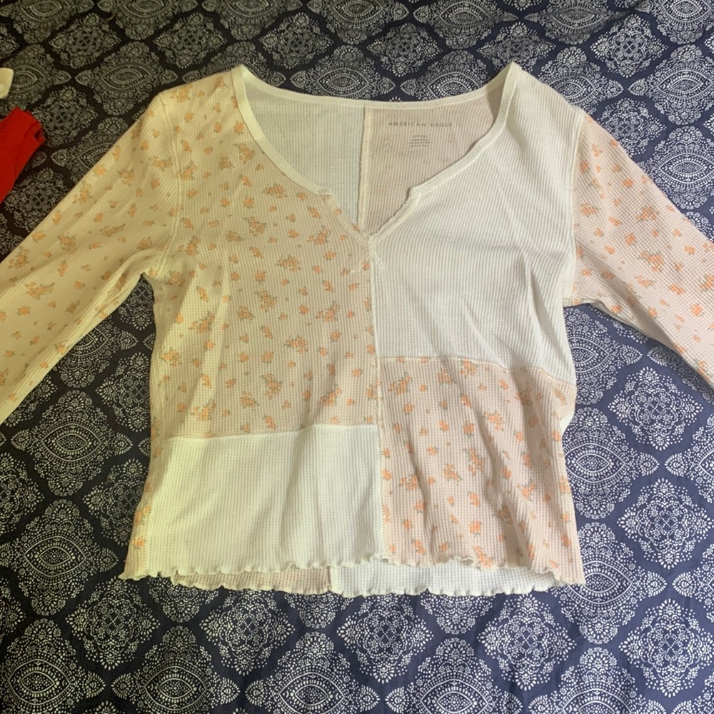 American eagle cropped shirt